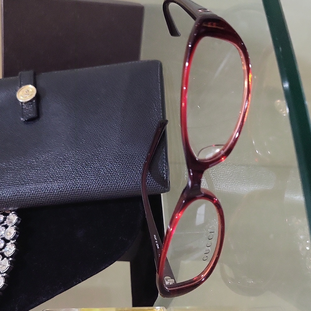 Gucci glasses, pre-owned in EUC (Small frame for small face)